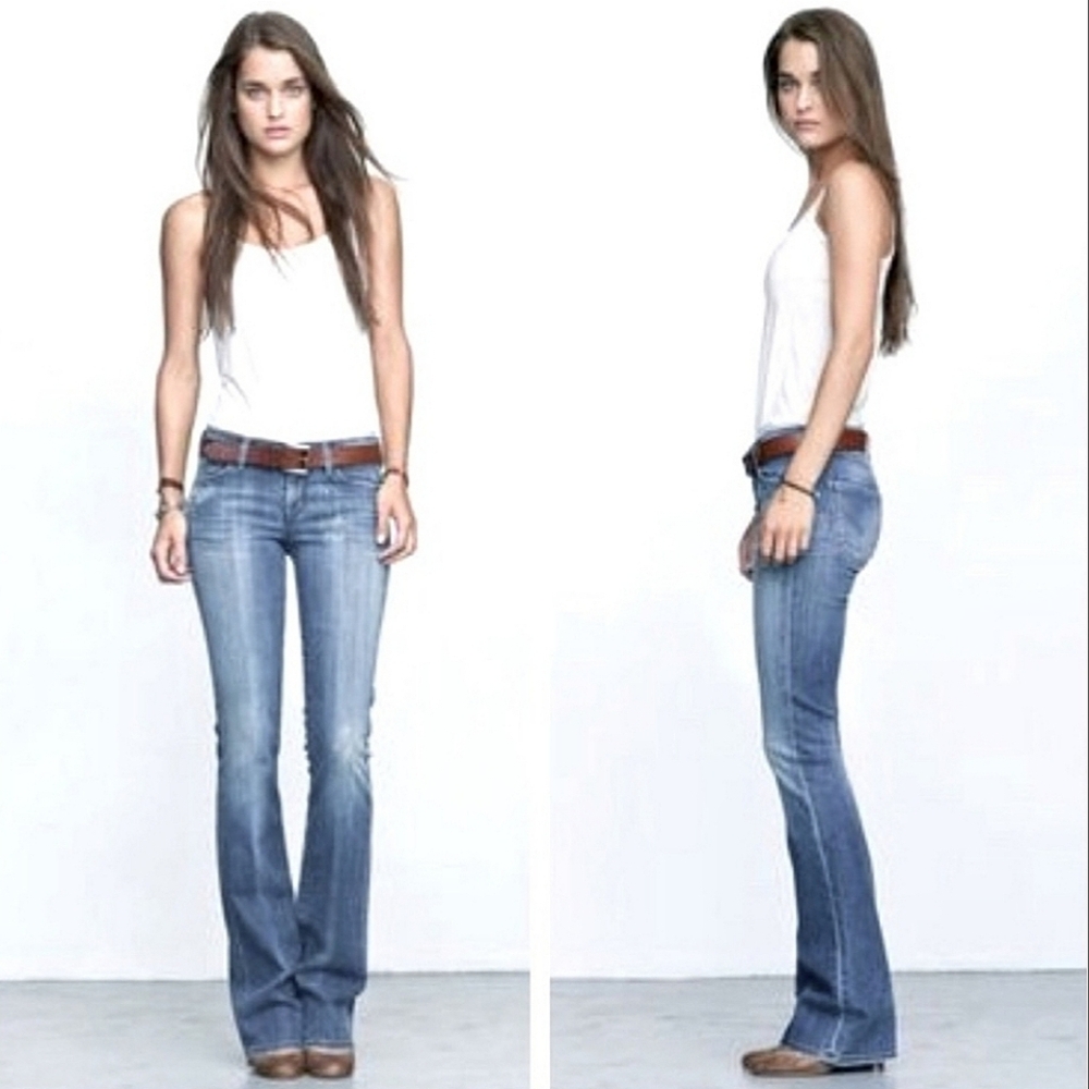 Citizens of Humanity INGRID 002 Low Rise Flare Jeans in blue 29 x 28.5 SHORT